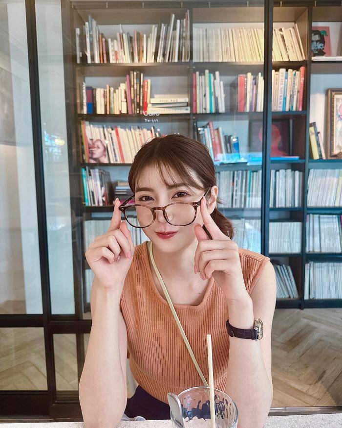 阿部なつき ボンキュッボンの水着グラビア画像！