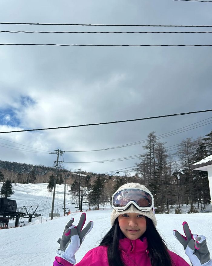 虹咲カリナ けっこう巨乳な水着グラビア画像！