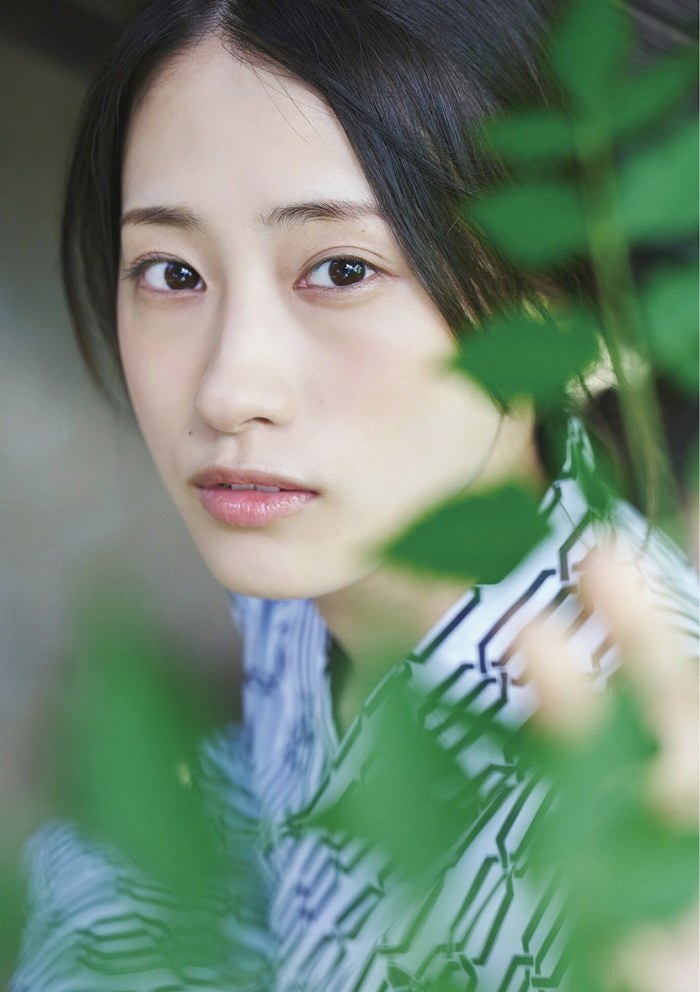 澄田綾乃 はみ出るFカップの水着グラビア画像！