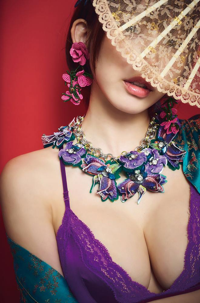 えなこ 過去のグラビア画像