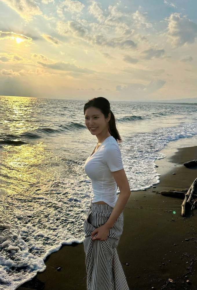 阿部なつき ボンキュッボンの水着グラビア画像！