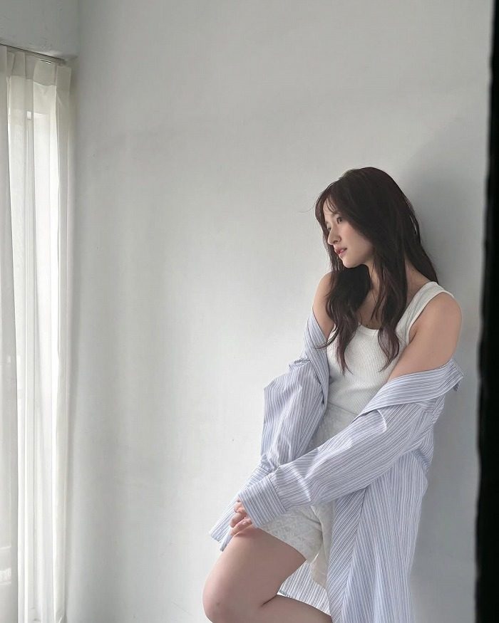 金川紗耶 美脚でスタイルが凄いグラビア画像！