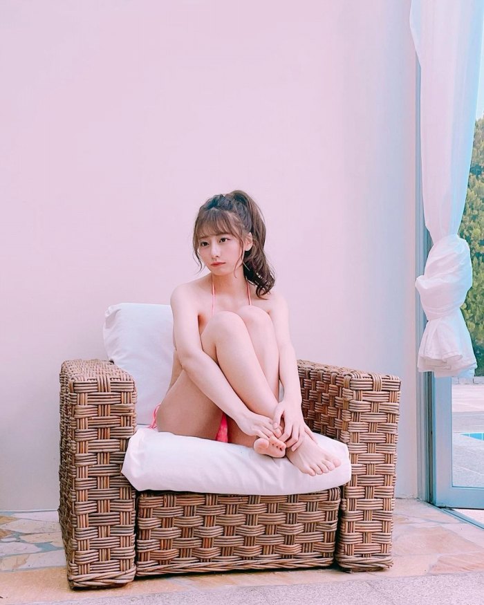 鈴木優香 ちょっと脱ぎすぎ水着グラビア画像！