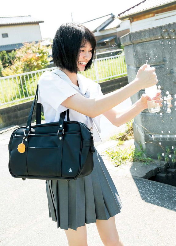 熊澤風花 キュートな水着グラビア画像ほか