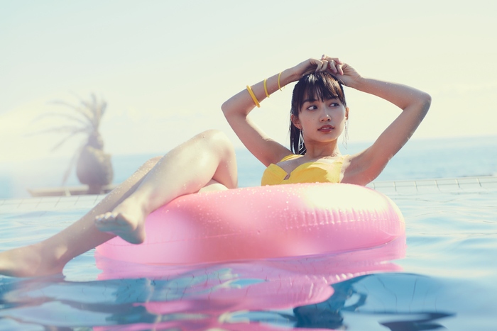 黒木ひかり むっちりバストの水着グラビア画像！