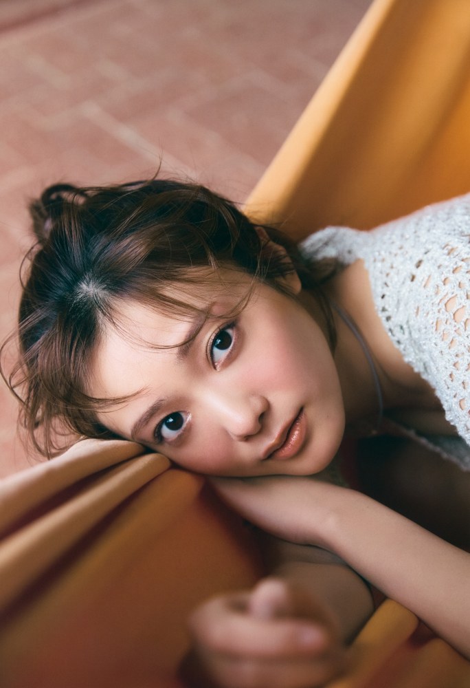 田村保乃 ナチュラルな激かわ水着グラビア画像！