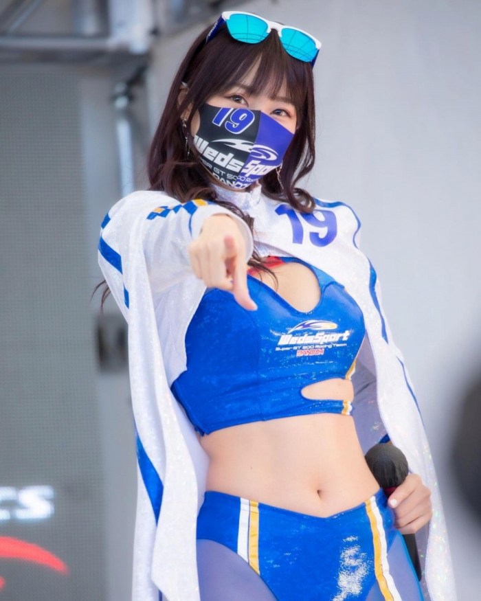 霧島聖子 Dカップお姉さんの水着グラビア画像！