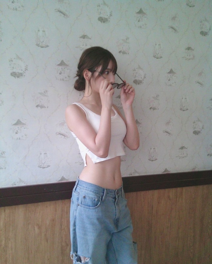 雪平莉左 グラマラス美女の水着グラビア画像！