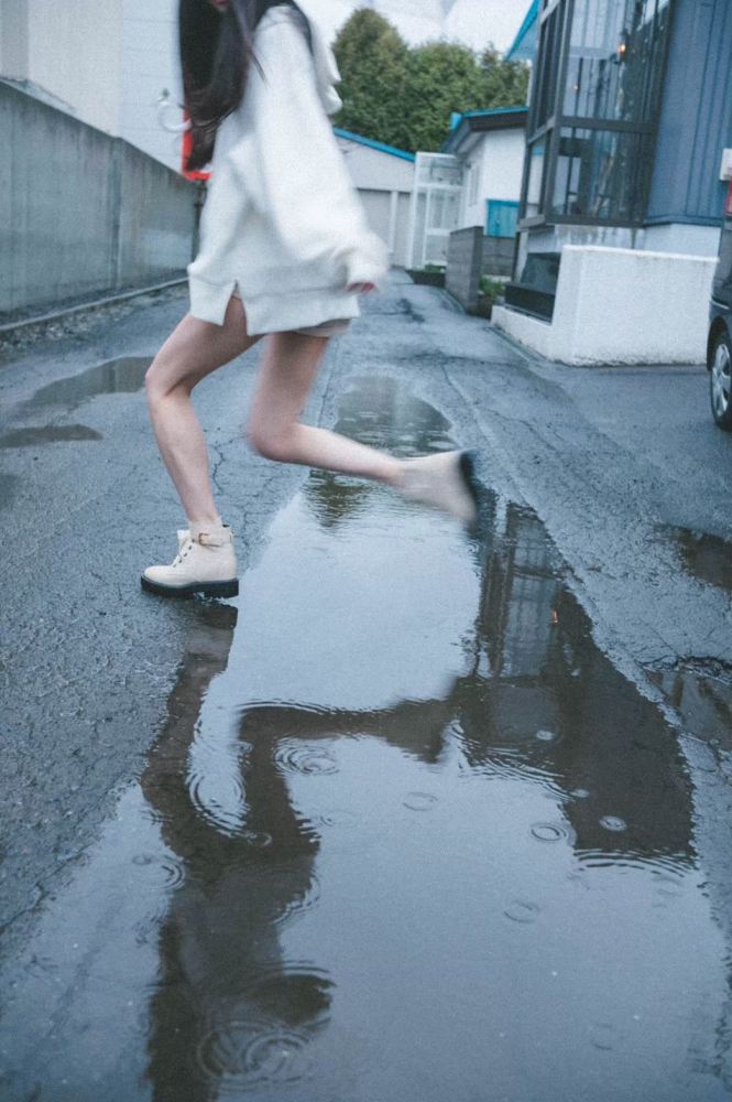 高鶴桃羽 激かわボインな水着グラビア画像！