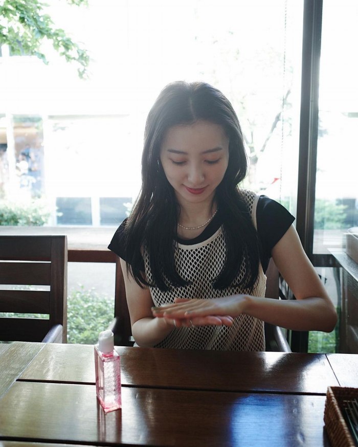 高田里穂 スタイル抜群な水着グラビア画像！