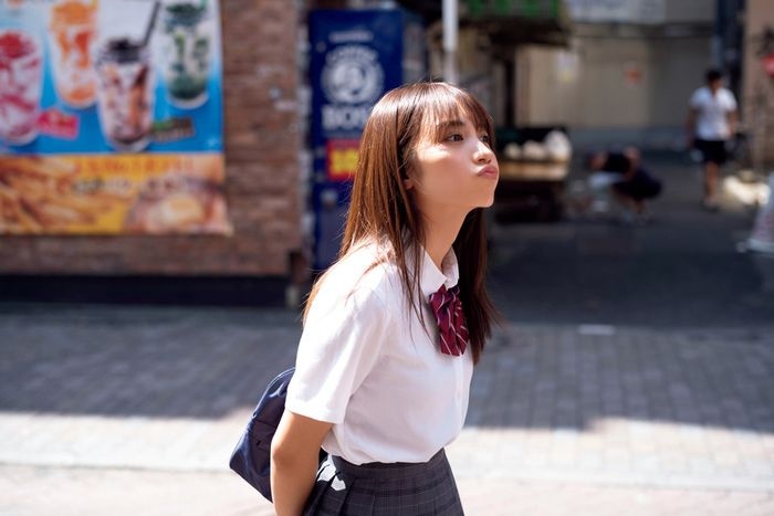 黒木ひかり むっちりバストの水着グラビア画像！