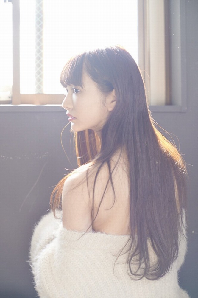 鈴木聖 Fカップが凄い水着＆下着グラビア画像！