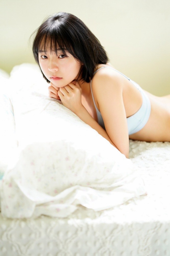 鍛治島彩 キュートな水着グラビアほか画像！