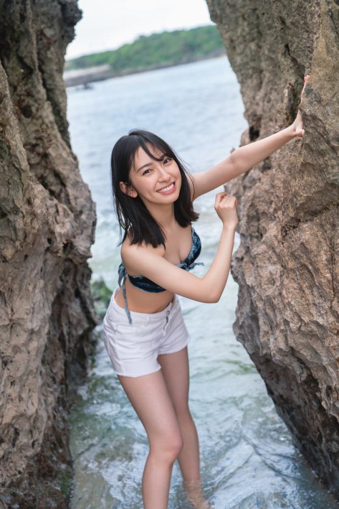 金村美玖 しっとりかわいい水着＆生脚画像！