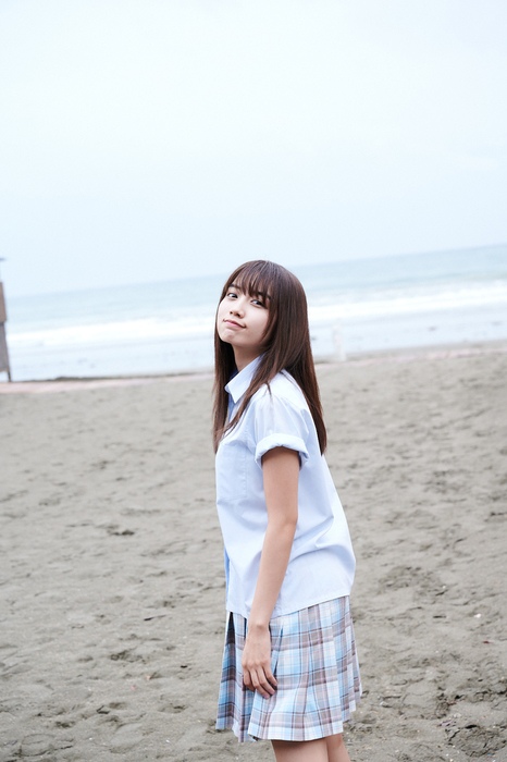 黒木ひかり むっちりバストの水着グラビア画像！