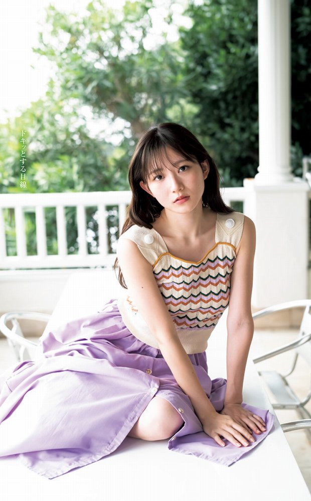 青山なぎさ 激かわな生脚＆タンクトップ画像！