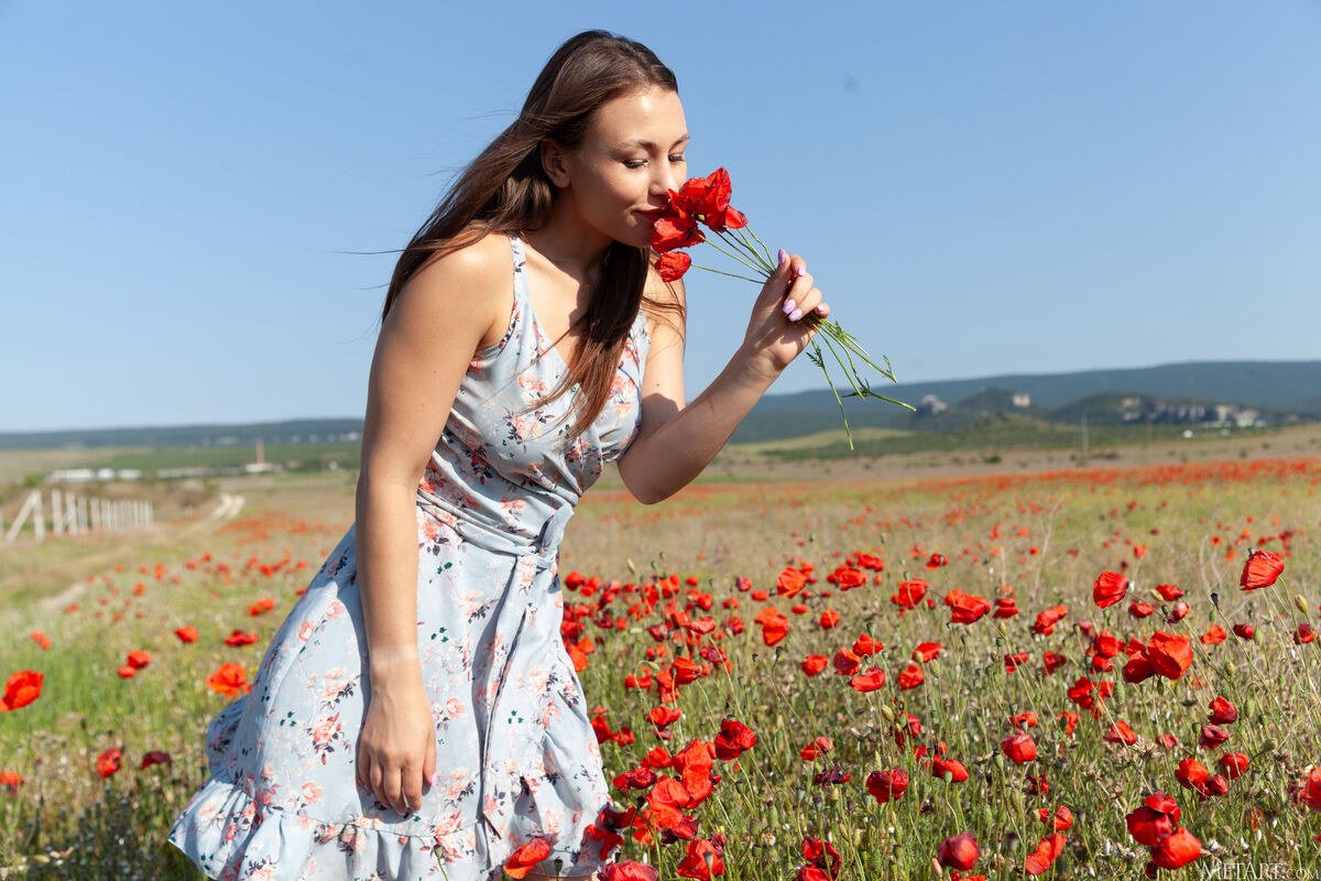 MetArt Sumiko - Poppy Field Part01