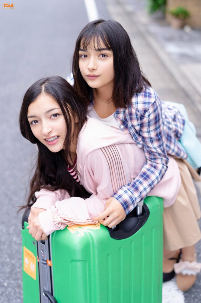 エリマリ ハーフ姉妹の水着グラビア画像！！