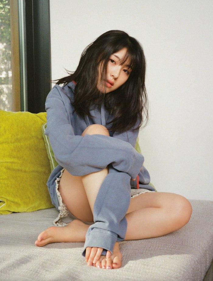 浜辺美波 鬼かわな水着＆浴衣グラビア画像！