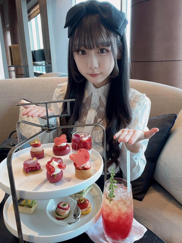 須羽こころ ふわふわバストの水着グラビア画像！