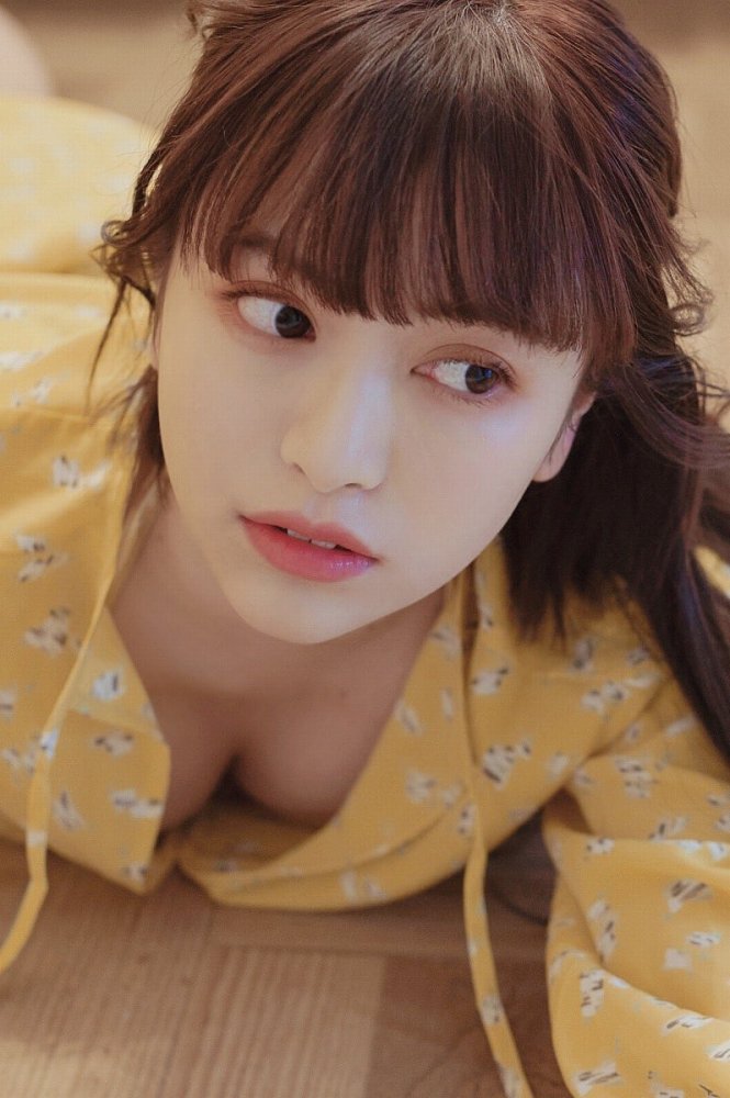 鈴木聖 Fカップが凄い水着＆下着グラビア画像！