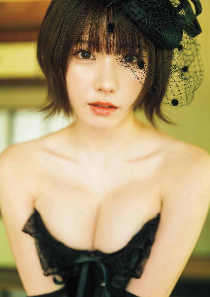 えなこ 過去のグラビア画像