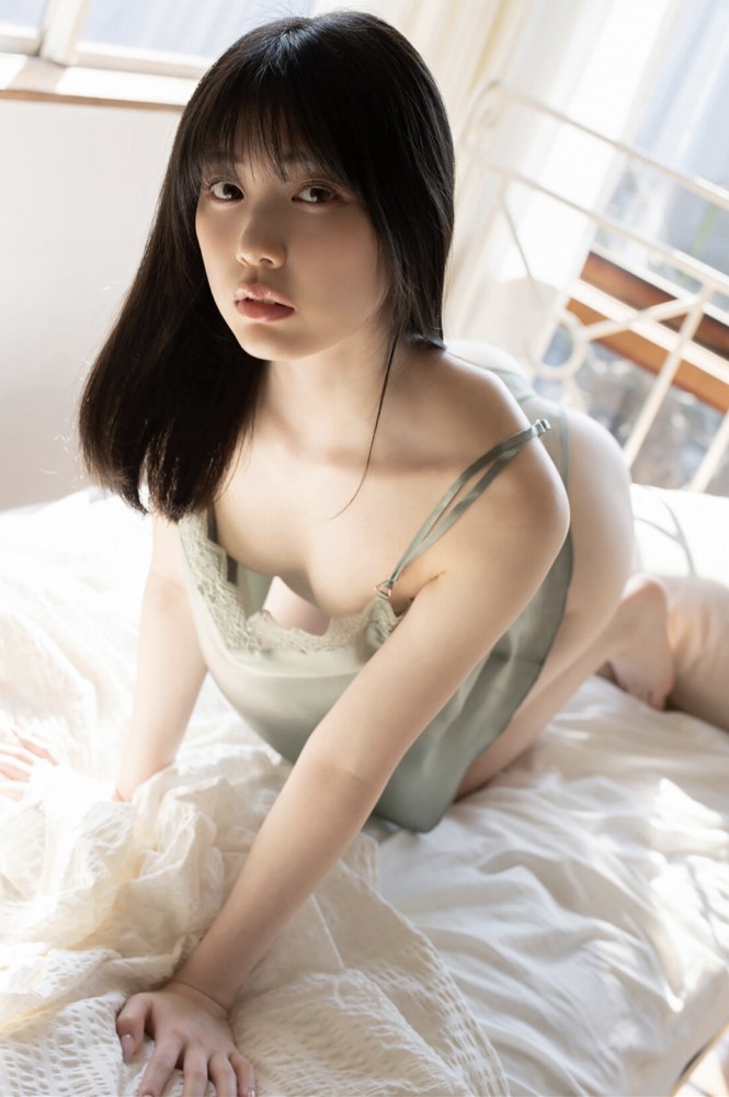 石川澪 Cカップおっぱいの激かわヌード画像！