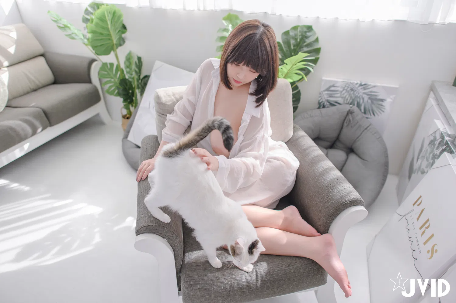 [JVID] Ruru茹茹 - 【H級豪巨乳】寄宿家中的前同事－茹茹，一早醒來就衣衫不整！豪乳在眼前晃的我頭好暈啊～～～