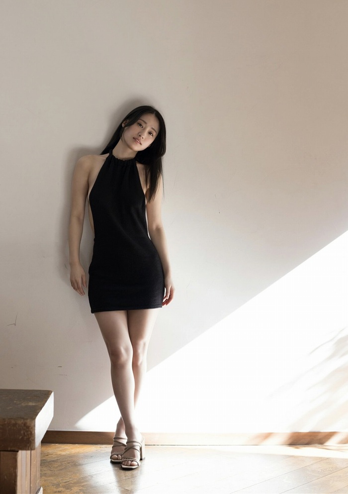 澄田綾乃 はみ出るFカップの水着グラビア画像！