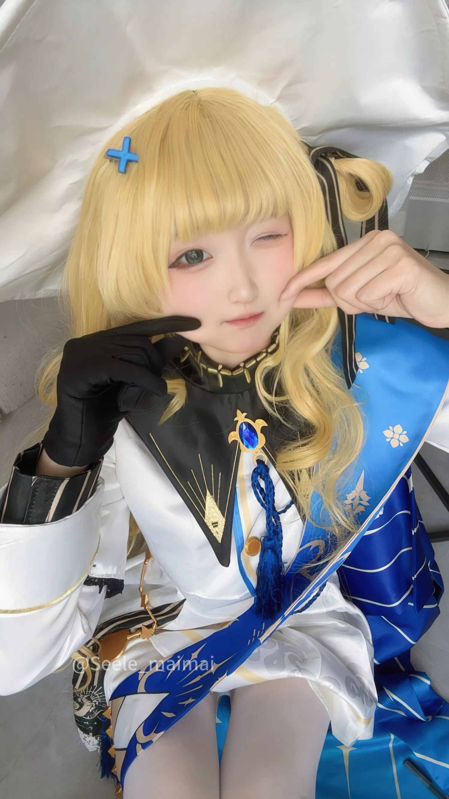 [Cosplay] Seele麦麦 - 鸣潮 菲比&卡提希娅·蓝色花海物语