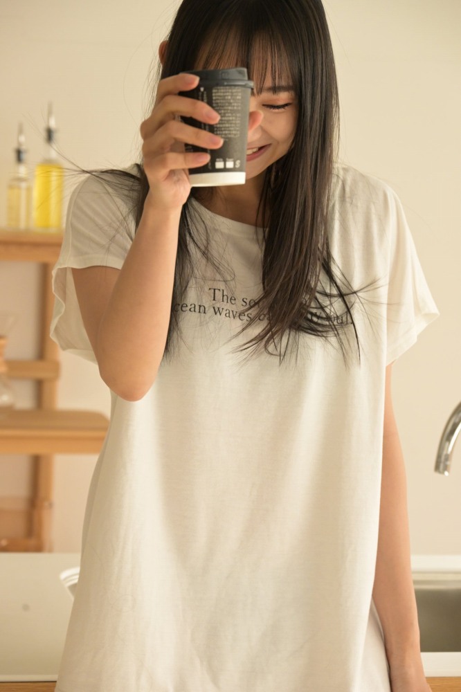 相沢菜々子 スタイル抜群な水着グラビア画像！