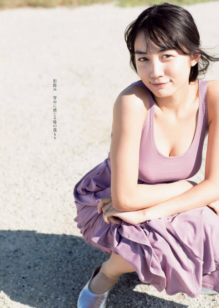 黒木ひかり むっちりバストの水着グラビア画像！