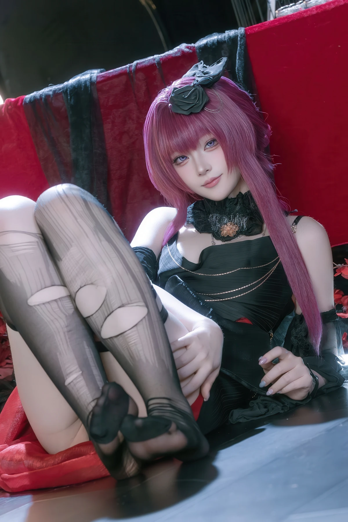 Cosplay 屿鱼 – 崩坏 星穹铁道 卡芙卡 缚月之夜