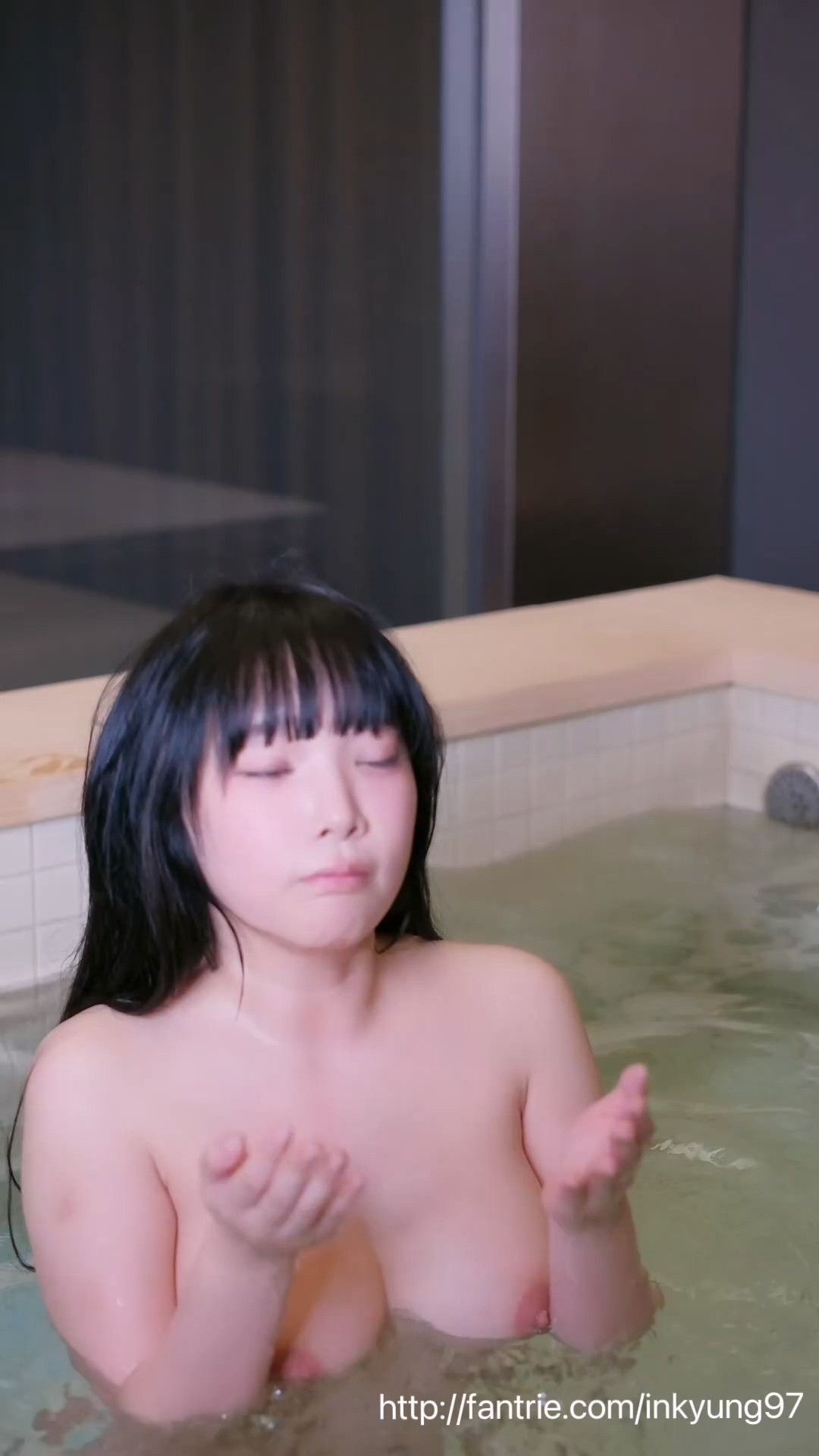 Kang Inkyung 강인경, PhotoBook 팬트리 Date in Hotel’s Jacuzzi