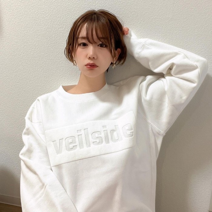 あらた唯 スタイル抜群の水着グラビア画像！