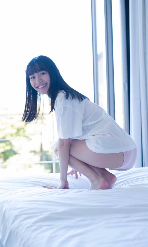 高崎かなみ 鬼かわな水着＆ランジェリー画像！