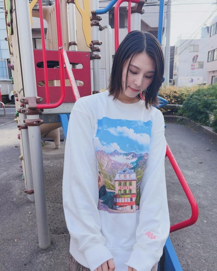 相楽伊織 けっこうボインな水着グラビア画像！