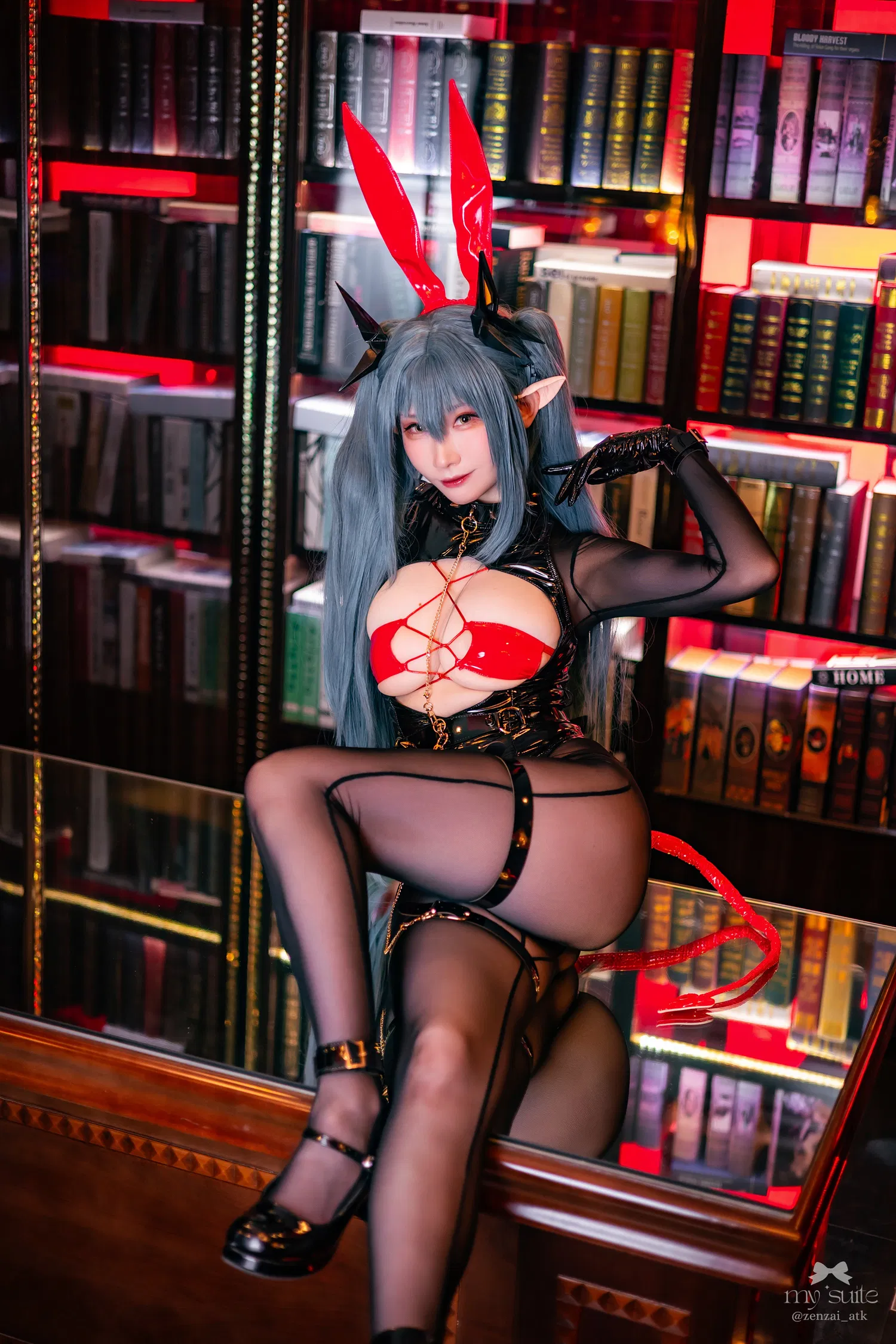 [Cosplay] Atsuki (あつき) - 碧蓝航线 莫加多尔＆雷根斯堡