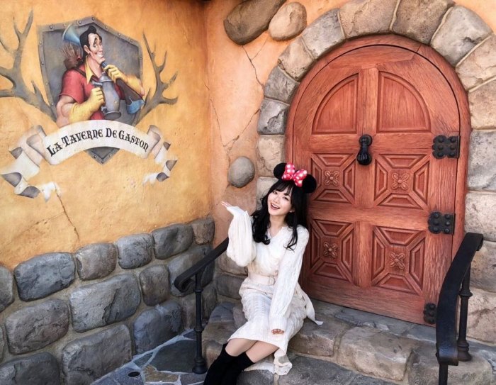 青山なぎさ 激かわな生脚＆タンクトップ画像！