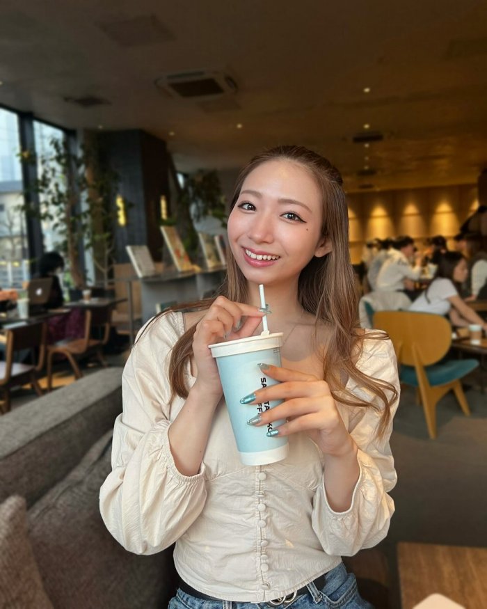 うらら 小顔美女の下着＆水着グラビア画像！