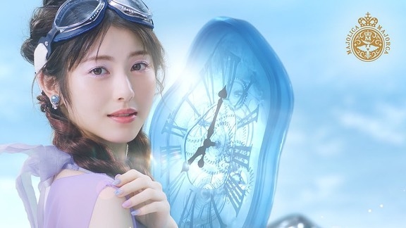 浜辺美波 鬼かわな水着＆浴衣グラビア画像！