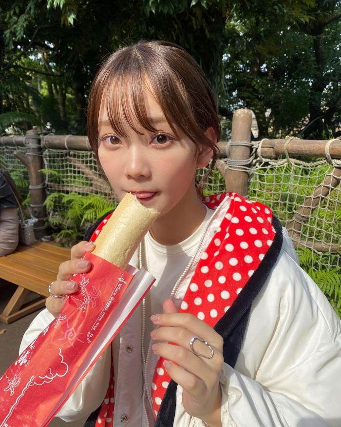 青戸しの Fカップボインな水着グラビア画像！