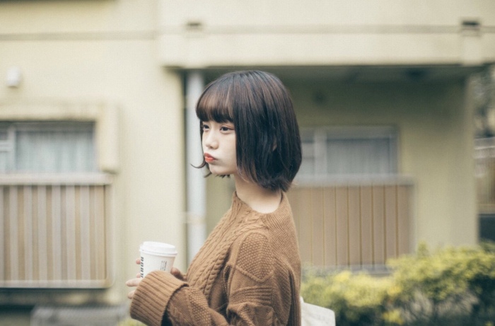 青戸しの Fカップボインな水着グラビア画像！