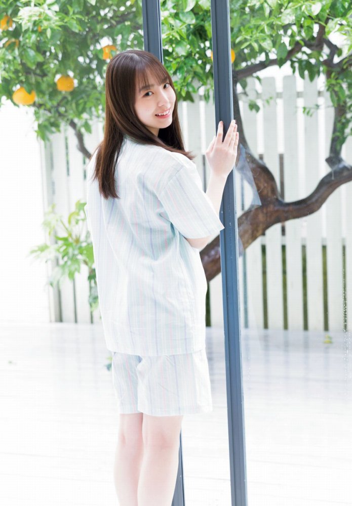 渡辺莉奈 鬼かわなタンクトップグラビア画像他！