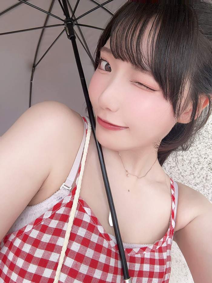 小日向優花 Iカップボインの水着グラビア画像！