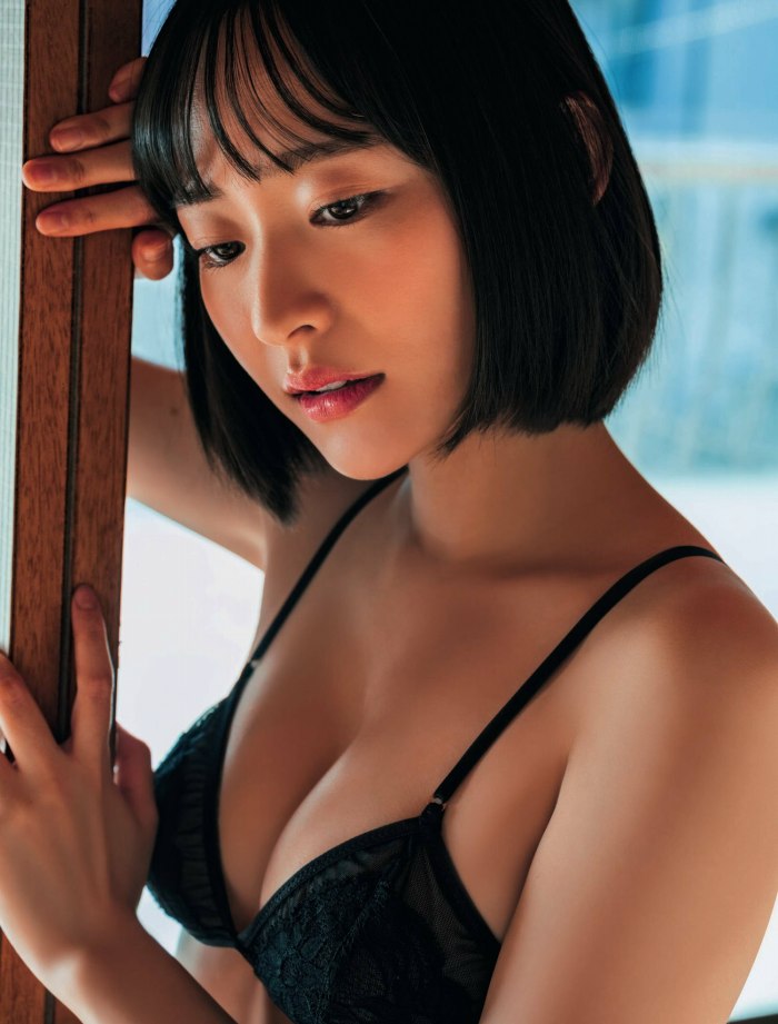 高崎かなみ 鬼かわな水着＆ランジェリー画像！