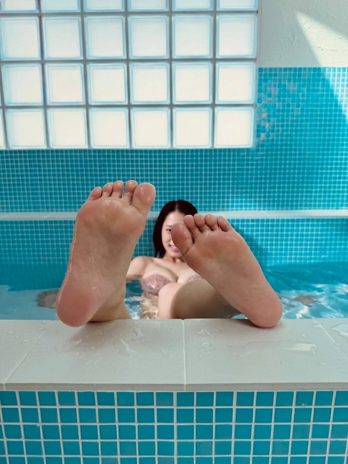 澄田綾乃 はみ出るFカップの水着グラビア画像！