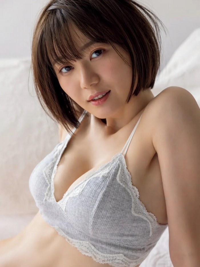 いけちゃん 細身でEカップの水着グラビア画像！