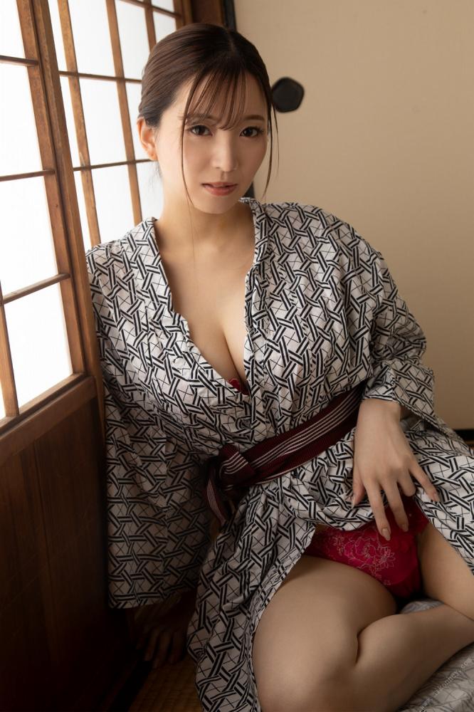 鈴木真夕 わかめ多目なHカップヌード画像！