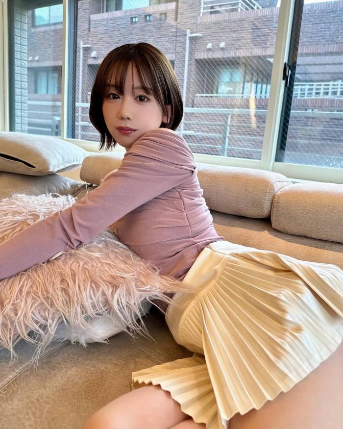 あらた唯 スタイル抜群の水着グラビア画像！